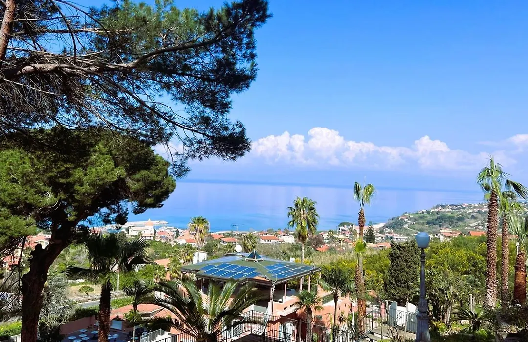 Hotel Calysea Tropea - Breakfast & Brunch Until 13-00 Included - Free Private Parking-1